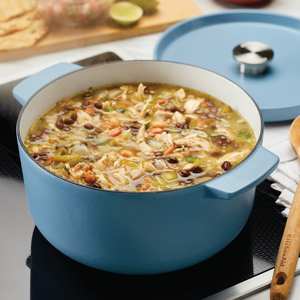 Olla KitchenAid tipo horno holandés azul de 5.7 L de hierro fundido esmaltado - Imagen 12