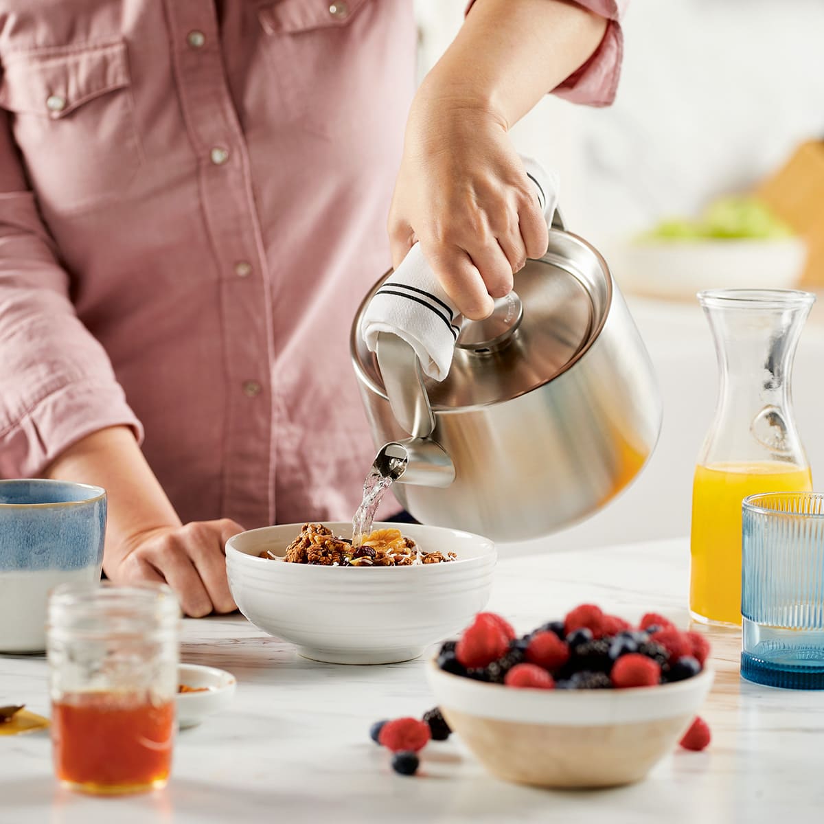 Tetera KitchenAid 1.9 L acero inoxidable esmaltado para inducción - Imagen 7