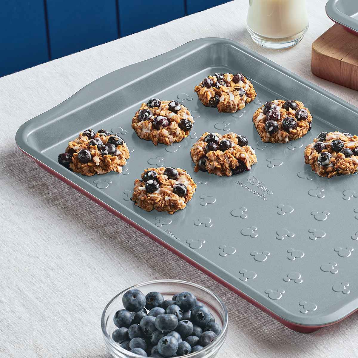 Bandeja para hornear Farberware Disney Home Bon Voyage 25 x 38 cm - recubrimiento antiadherente - Imagen 7